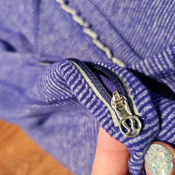 lululemon Long Sleeve Size 4 - Picture 8 of 8